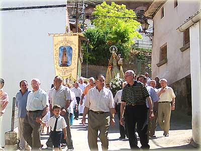 Procesin de la Virgen de Bueyo en Albelda de Iregua